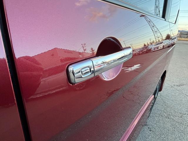 セレナ ハイウェイスター　ＶセレクションＩＩ　４ＷＤ　両側電動スライドドア　フリップダウンモニター　純正メモリーナビ　全周囲カメラ　セーフティパックＢ　インテリジェントエマージェンシーブレーキ　インテリジェントルームミラー　ＬＥＤヘッド（28枚目）