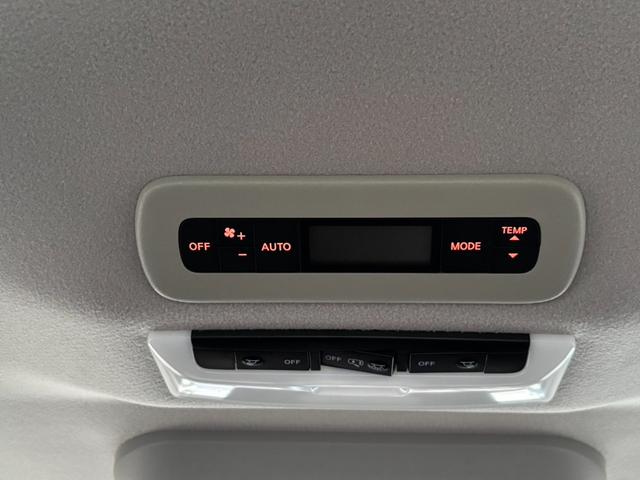 セレナ ハイウェイスター　ＶセレクションＩＩ　４ＷＤ　両側電動スライドドア　フリップダウンモニター　純正メモリーナビ　全周囲カメラ　セーフティパックＢ　インテリジェントエマージェンシーブレーキ　インテリジェントルームミラー　ＬＥＤヘッド（33枚目）