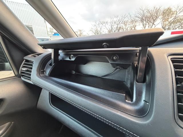 セレナ ハイウェイスター　ＶセレクションＩＩ　４ＷＤ　両側電動スライドドア　フリップダウンモニター　純正メモリーナビ　全周囲カメラ　セーフティパックＢ　インテリジェントエマージェンシーブレーキ　インテリジェントルームミラー　ＬＥＤヘッド（48枚目）