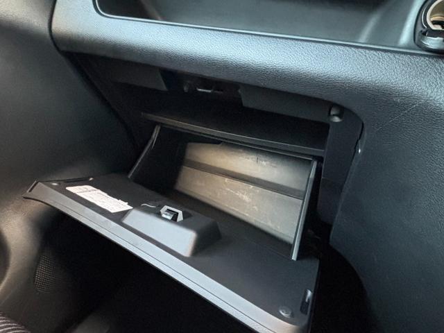 セレナ ハイウェイスター　ＶセレクションＩＩ　４ＷＤ　両側電動スライドドア　フリップダウンモニター　純正メモリーナビ　全周囲カメラ　セーフティパックＢ　インテリジェントエマージェンシーブレーキ　インテリジェントルームミラー　ＬＥＤヘッド（49枚目）