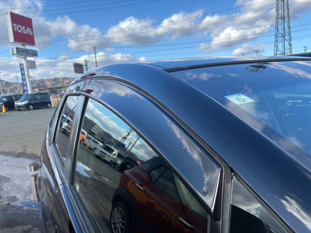 フィット １５ＸＨ　ファインスタイル　４ＷＤ　ケンウッド製ナビ　ブラウン合皮シート　シートヒーター　スマートキー　クルーズコントロール　純正革巻きステアリング　ＨＩＤヘッド　オートライト　オートエアコン　純正１５インチアルミ　盗難防止装置（24枚目）