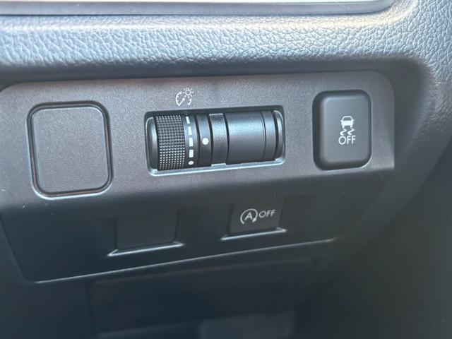 インプレッサスポーツ 1.6i-Lアイサイト カロッツェリア製SDナビ バックカメラ レーダークルーズ HIDヘッドライト LEDフォグ オートライト オートエアコン レーンキープアシスト 純正革巻きステアリング 雨滴感知オートワイパー(32枚目)