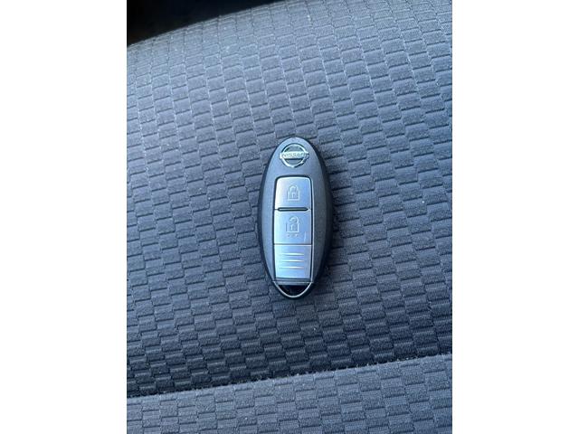 マーチ １２Ｘ　ＦＯＵＲ　４ＷＤ　純正メモリーナビ　スマートキー　盗難防止システム　シートリフター　パワーウィンドウ　衝突安全ボディ　電動格納ミラー　Ｂｌｕｅｔｏｏｔｈ　地デジ　純正１４インチアルミ（4枚目）