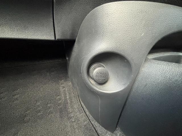 マーチ １２Ｘ　ＦＯＵＲ　４ＷＤ　純正メモリーナビ　スマートキー　盗難防止システム　シートリフター　パワーウィンドウ　衝突安全ボディ　電動格納ミラー　Ｂｌｕｅｔｏｏｔｈ　地デジ　純正１４インチアルミ（25枚目）