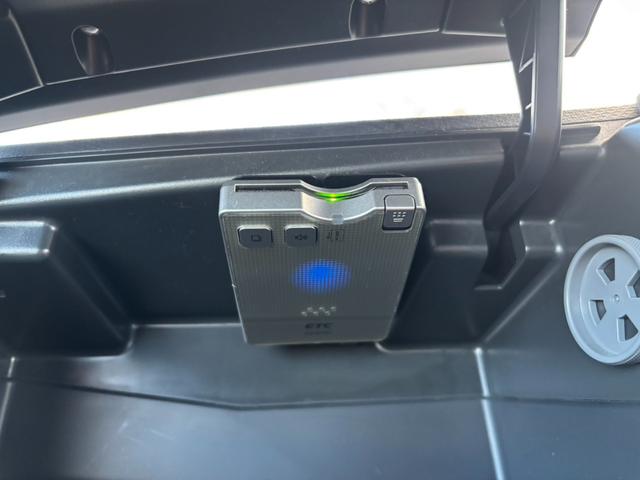 デリカＤ：２ Ｘ　片側パワースライドドア　エクリプス製メモリーナビ　バックカメラ　シートヒーター　スマートキー　プライバシーガラス　オートエアコン　リアヒーターダクト　ヒーテッドドアミラー　純正１４インチアルミ（7枚目）