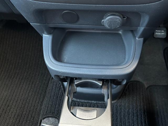 デリカＤ：２ Ｘ　片側パワースライドドア　エクリプス製メモリーナビ　バックカメラ　シートヒーター　スマートキー　プライバシーガラス　オートエアコン　リアヒーターダクト　ヒーテッドドアミラー　純正１４インチアルミ（32枚目）