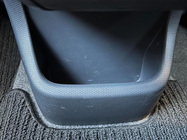 デリカＤ：２ Ｘ　片側パワースライドドア　エクリプス製メモリーナビ　バックカメラ　シートヒーター　スマートキー　プライバシーガラス　オートエアコン　リアヒーターダクト　ヒーテッドドアミラー　純正１４インチアルミ（33枚目）