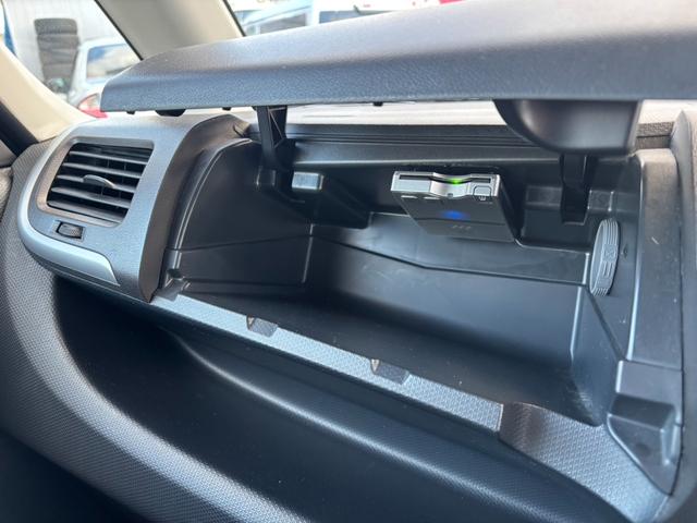 デリカＤ：２ Ｘ　片側パワースライドドア　エクリプス製メモリーナビ　バックカメラ　シートヒーター　スマートキー　プライバシーガラス　オートエアコン　リアヒーターダクト　ヒーテッドドアミラー　純正１４インチアルミ（34枚目）