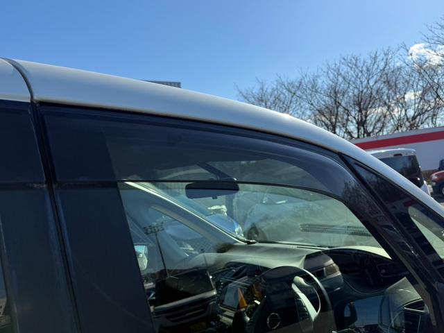 セレナ ハイウェイスター　４ＷＤ　両側電動スライドドア　フリップダウンモニター　純正ＨＤＤナビ　全周囲カメラ　ＨＩＤヘッドライト　クルーズコントロール　純正１５インチアルミ　純正革巻きステアリング　オートエアコン　オートライト（29枚目）