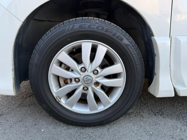 セレナ ハイウェイスター　４ＷＤ　両側電動スライドドア　フリップダウンモニター　純正ＨＤＤナビ　全周囲カメラ　ＨＩＤヘッドライト　クルーズコントロール　純正１５インチアルミ　純正革巻きステアリング　オートエアコン　オートライト（57枚目）