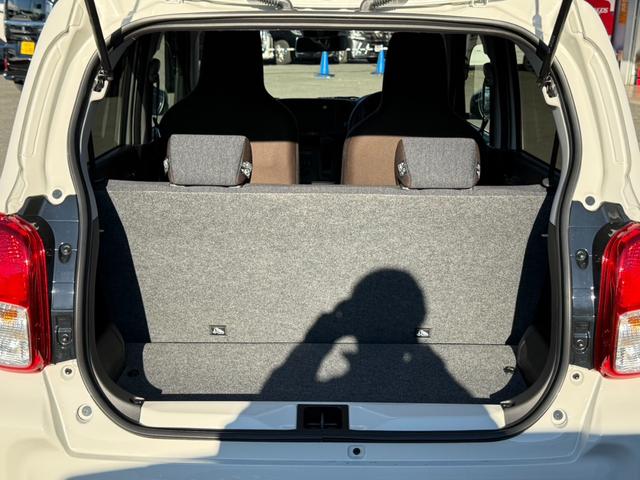 アルト L 4WD セーフティサポート シートヒーター LEDヘッド レーンキープアシスト 誤発進抑制機能 クリアランスソナー 横滑り防止装置 盗難房システム オートライト オートエアコン アイドリングストップ(11枚目)