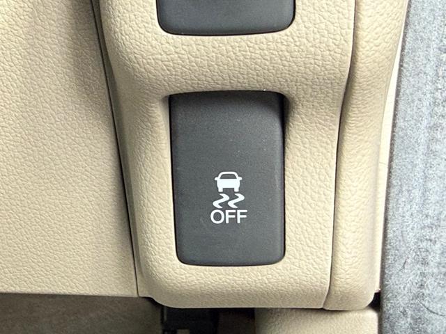 N-BOX G・Lパッケージ 4WD 片側パワースライドドア スマートキー Clarion製CDオーディオ オートエアコン ステアリングスイッチ オートエアコン キーレス バニティミラー 電動格納ミラー 社外エンジンスターター(7枚目)