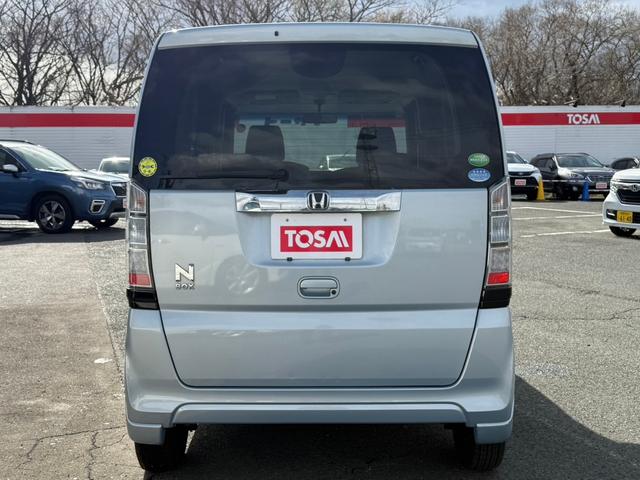 N-BOX G・Lパッケージ 4WD 片側パワースライドドア スマートキー Clarion製CDオーディオ オートエアコン ステアリングスイッチ オートエアコン キーレス バニティミラー 電動格納ミラー 社外エンジンスターター(16枚目)