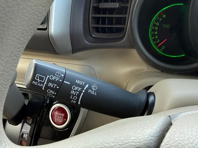 N-BOX G・Lパッケージ 4WD 片側パワースライドドア スマートキー Clarion製CDオーディオ オートエアコン ステアリングスイッチ オートエアコン キーレス バニティミラー 電動格納ミラー 社外エンジンスターター(26枚目)