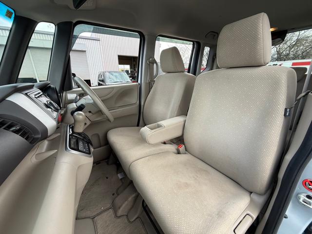 N-BOX G・Lパッケージ 4WD 片側パワースライドドア スマートキー Clarion製CDオーディオ オートエアコン ステアリングスイッチ オートエアコン キーレス バニティミラー 電動格納ミラー 社外エンジンスターター(31枚目)