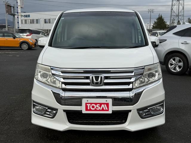 ステップワゴンスパーダ Ｚ　インターナビセレクション　フリップダウンモニター　両側電動スライドドア　寒冷地仕様　純正ＨＤＤナビ　バックカメラ　ＥＴＣ　クルーズコントロール　ＨＩＤヘッドライト　スマートキー　フルセグＴＶ　ＣＤ／ＤＶＤ　ステアリングスイッチ（16枚目）