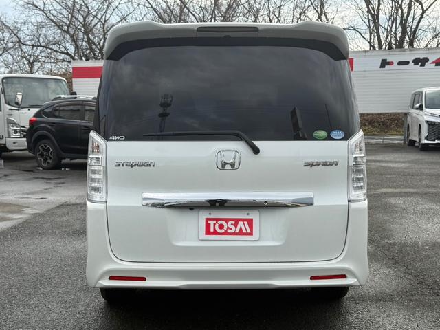 ステップワゴンスパーダ Ｚ　インターナビセレクション　フリップダウンモニター　両側電動スライドドア　寒冷地仕様　純正ＨＤＤナビ　バックカメラ　ＥＴＣ　クルーズコントロール　ＨＩＤヘッドライト　スマートキー　フルセグＴＶ　ＣＤ／ＤＶＤ　ステアリングスイッチ（17枚目）