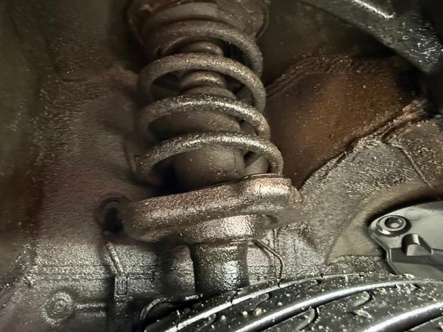 ステップワゴンスパーダ Ｚ　インターナビセレクション　フリップダウンモニター　両側電動スライドドア　寒冷地仕様　純正ＨＤＤナビ　バックカメラ　ＥＴＣ　クルーズコントロール　ＨＩＤヘッドライト　スマートキー　フルセグＴＶ　ＣＤ／ＤＶＤ　ステアリングスイッチ（23枚目）