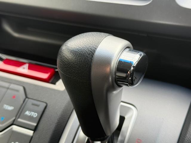 ステップワゴンスパーダ Ｚ　インターナビセレクション　フリップダウンモニター　両側電動スライドドア　寒冷地仕様　純正ＨＤＤナビ　バックカメラ　ＥＴＣ　クルーズコントロール　ＨＩＤヘッドライト　スマートキー　フルセグＴＶ　ＣＤ／ＤＶＤ　ステアリングスイッチ（25枚目）