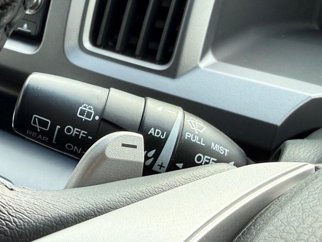 ステップワゴンスパーダ Ｚ　インターナビセレクション　フリップダウンモニター　両側電動スライドドア　寒冷地仕様　純正ＨＤＤナビ　バックカメラ　ＥＴＣ　クルーズコントロール　ＨＩＤヘッドライト　スマートキー　フルセグＴＶ　ＣＤ／ＤＶＤ　ステアリングスイッチ（33枚目）