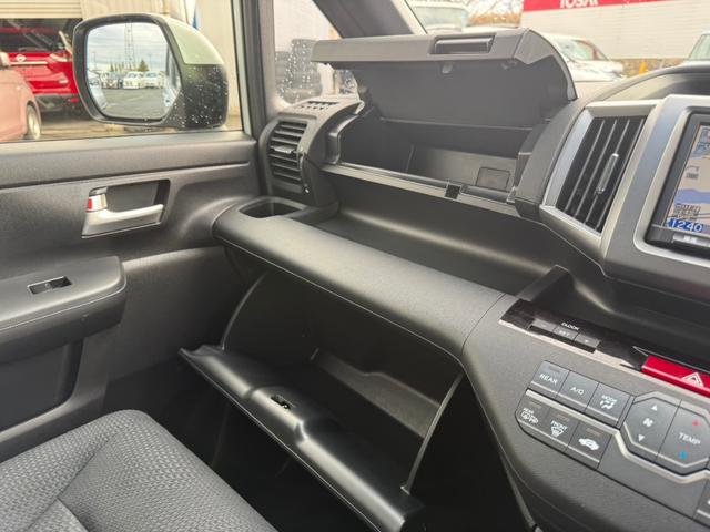 ステップワゴンスパーダ Ｚ　インターナビセレクション　フリップダウンモニター　両側電動スライドドア　寒冷地仕様　純正ＨＤＤナビ　バックカメラ　ＥＴＣ　クルーズコントロール　ＨＩＤヘッドライト　スマートキー　フルセグＴＶ　ＣＤ／ＤＶＤ　ステアリングスイッチ（47枚目）