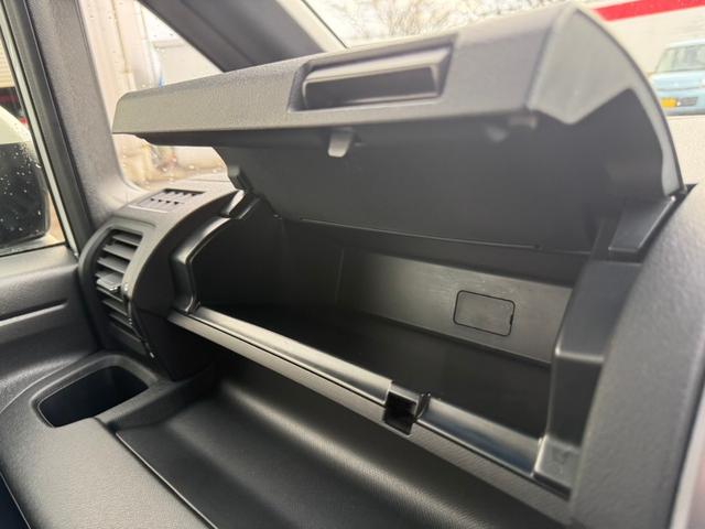 ステップワゴンスパーダ Ｚ　インターナビセレクション　フリップダウンモニター　両側電動スライドドア　寒冷地仕様　純正ＨＤＤナビ　バックカメラ　ＥＴＣ　クルーズコントロール　ＨＩＤヘッドライト　スマートキー　フルセグＴＶ　ＣＤ／ＤＶＤ　ステアリングスイッチ（48枚目）