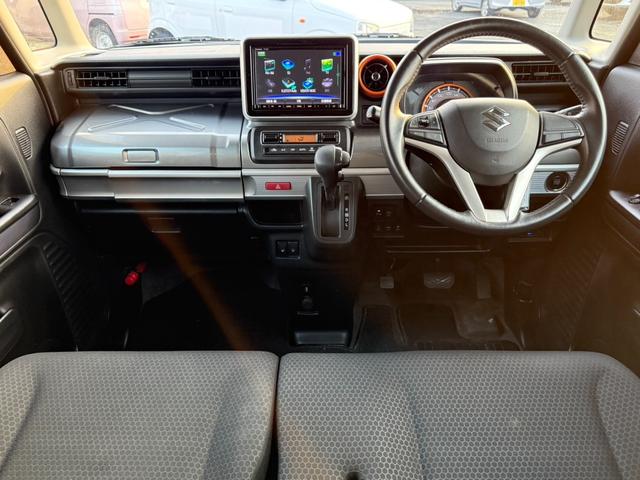 大型展示場に軽自動車、ハイブリッドカー、コンパクトカー、スポーツ、ミニバン、１ＢＯＸカー、ＳＵＶなどオールジャンルの４ＷＤが勢ぞろい♪新車の販売もしております！まずはご相談・ご来店を！