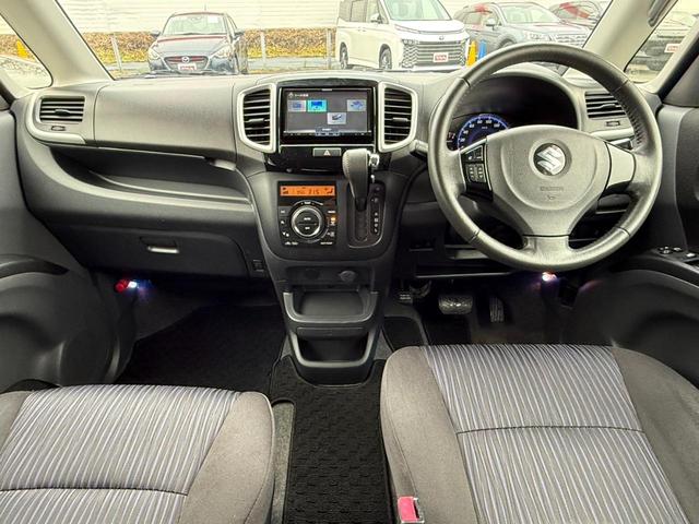 ソリオバンディット 4WD 純正エアロ 両側パワースライドドア KENWOOD製メモリーナビ HIDヘッドライト ETC スマートキー オートライト オートエアコン ステアリングスイッチ DVD再生 純正アルミホイール(3枚目)