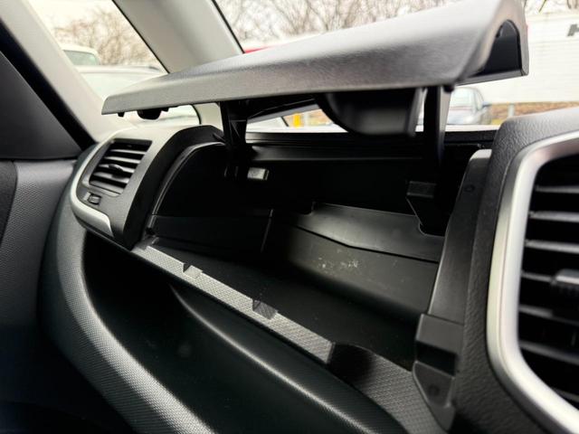 ソリオバンディット 4WD 純正エアロ 両側パワースライドドア KENWOOD製メモリーナビ HIDヘッドライト ETC スマートキー オートライト オートエアコン ステアリングスイッチ DVD再生 純正アルミホイール(48枚目)