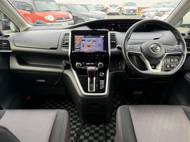 セレナ 　ＡＬＰＩＮＥ製１２．８インチ後席モニター　両側電動スライドドア　プロパイロット　ＡＬＰＩＮＥ製９インチメモリーナビ　全周囲モニター　エマージェンシーブレーキ　前後ドラレコ　ＥＴＣ　デジタルインナーミラ（2枚目）