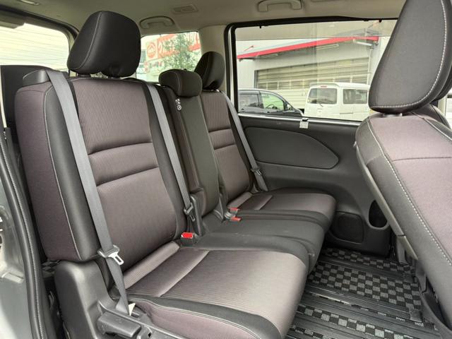 セレナ 　ＡＬＰＩＮＥ製１２．８インチ後席モニター　両側電動スライドドア　プロパイロット　ＡＬＰＩＮＥ製９インチメモリーナビ　全周囲モニター　エマージェンシーブレーキ　前後ドラレコ　ＥＴＣ　デジタルインナーミラ（10枚目）