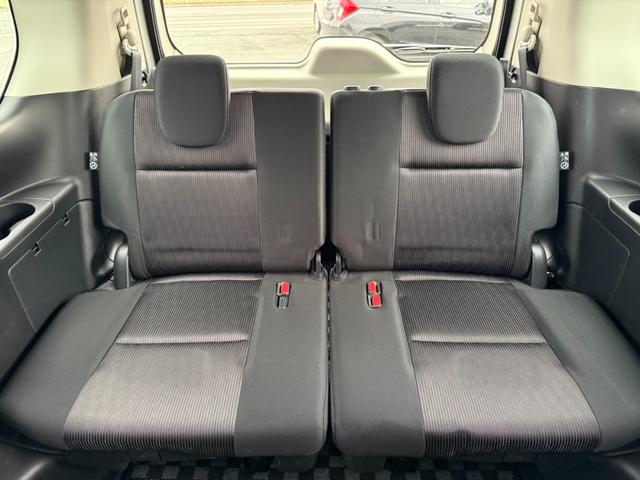 セレナ 　ＡＬＰＩＮＥ製１２．８インチ後席モニター　両側電動スライドドア　プロパイロット　ＡＬＰＩＮＥ製９インチメモリーナビ　全周囲モニター　エマージェンシーブレーキ　前後ドラレコ　ＥＴＣ　デジタルインナーミラ（11枚目）