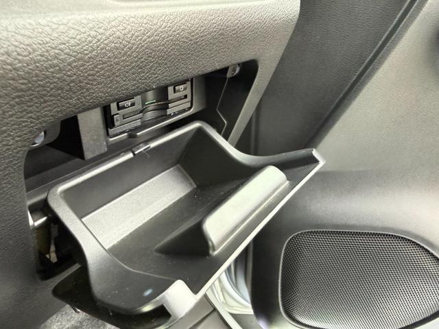 セレナ 　ＡＬＰＩＮＥ製１２．８インチ後席モニター　両側電動スライドドア　プロパイロット　ＡＬＰＩＮＥ製９インチメモリーナビ　全周囲モニター　エマージェンシーブレーキ　前後ドラレコ　ＥＴＣ　デジタルインナーミラ（40枚目）