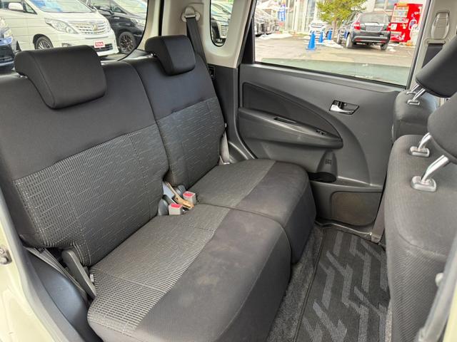 ステラ カスタムＲ　４ＷＤ　Ｃｌａｒｉｏｎ製メモリーナビ　バックカメラ　スマートアシスト　ＥＴＣ　ＨＩＤヘッド　スマートキー　クリアランスソナー　横滑り防止装置　Ｂｌｕｅｔｏｏｔｈ　ＣＤ／ＤＶＤ　アイドリングストップ（11枚目）