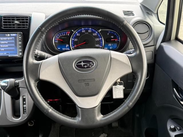 ステラ カスタムＲ　４ＷＤ　Ｃｌａｒｉｏｎ製メモリーナビ　バックカメラ　スマートアシスト　ＥＴＣ　ＨＩＤヘッド　スマートキー　クリアランスソナー　横滑り防止装置　Ｂｌｕｅｔｏｏｔｈ　ＣＤ／ＤＶＤ　アイドリングストップ（13枚目）