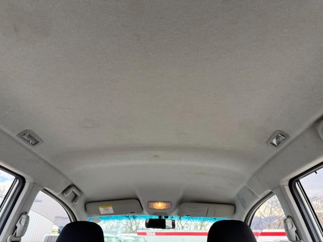 ステラ カスタムＲ　４ＷＤ　Ｃｌａｒｉｏｎ製メモリーナビ　バックカメラ　スマートアシスト　ＥＴＣ　ＨＩＤヘッド　スマートキー　クリアランスソナー　横滑り防止装置　Ｂｌｕｅｔｏｏｔｈ　ＣＤ／ＤＶＤ　アイドリングストップ（36枚目）