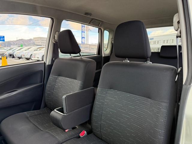 ステラ カスタムＲ　４ＷＤ　Ｃｌａｒｉｏｎ製メモリーナビ　バックカメラ　スマートアシスト　ＥＴＣ　ＨＩＤヘッド　スマートキー　クリアランスソナー　横滑り防止装置　Ｂｌｕｅｔｏｏｔｈ　ＣＤ／ＤＶＤ　アイドリングストップ（42枚目）