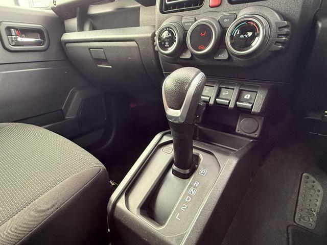 ジムニー XC 4WD 純正メモリーナビ バックカメラ セーフティサポート クルーズコントロール シートヒーター ドラレコ ETC LEDヘッドライト オートライト ヘッドランプウォッシャー 純正革巻きステアリング(33枚目)