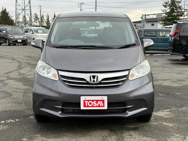 フリード Ｇ　ジャストセレクション＋　４ＷＤ　両側電動スライドドア　純正メモリーナビ　バックカメラ　合皮レザーシート　ＨＩＤヘッド　オートライト　１５インチアルミ　オートエアコン　ステアリングスイッチ　ＥＴＣ　コンフォートビューパッケージ（17枚目）