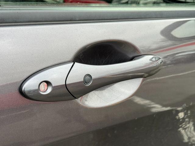 フリード Ｇ　ジャストセレクション＋　４ＷＤ　両側電動スライドドア　純正メモリーナビ　バックカメラ　合皮レザーシート　ＨＩＤヘッド　オートライト　１５インチアルミ　オートエアコン　ステアリングスイッチ　ＥＴＣ　コンフォートビューパッケージ（29枚目）