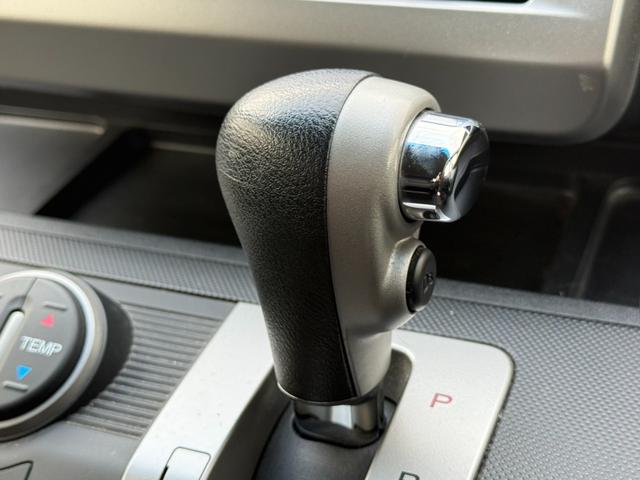 フリード Ｇ　ジャストセレクション＋　４ＷＤ　両側電動スライドドア　純正メモリーナビ　バックカメラ　合皮レザーシート　ＨＩＤヘッド　オートライト　１５インチアルミ　オートエアコン　ステアリングスイッチ　ＥＴＣ　コンフォートビューパッケージ（31枚目）