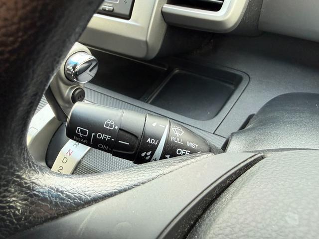 フリード Ｇ　ジャストセレクション＋　４ＷＤ　両側電動スライドドア　純正メモリーナビ　バックカメラ　合皮レザーシート　ＨＩＤヘッド　オートライト　１５インチアルミ　オートエアコン　ステアリングスイッチ　ＥＴＣ　コンフォートビューパッケージ（32枚目）