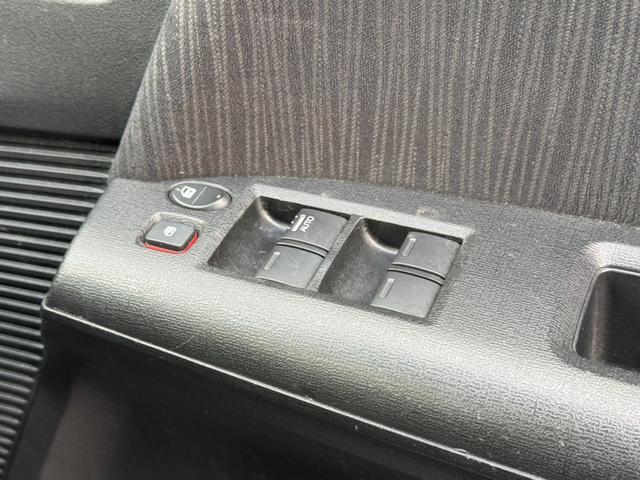 フリード Ｇ　ジャストセレクション＋　４ＷＤ　両側電動スライドドア　純正メモリーナビ　バックカメラ　合皮レザーシート　ＨＩＤヘッド　オートライト　１５インチアルミ　オートエアコン　ステアリングスイッチ　ＥＴＣ　コンフォートビューパッケージ（43枚目）