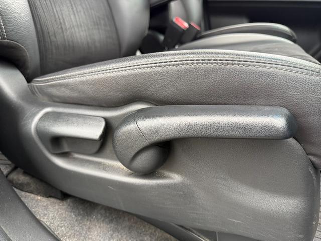 フリード Ｇ　ジャストセレクション＋　４ＷＤ　両側電動スライドドア　純正メモリーナビ　バックカメラ　合皮レザーシート　ＨＩＤヘッド　オートライト　１５インチアルミ　オートエアコン　ステアリングスイッチ　ＥＴＣ　コンフォートビューパッケージ（48枚目）