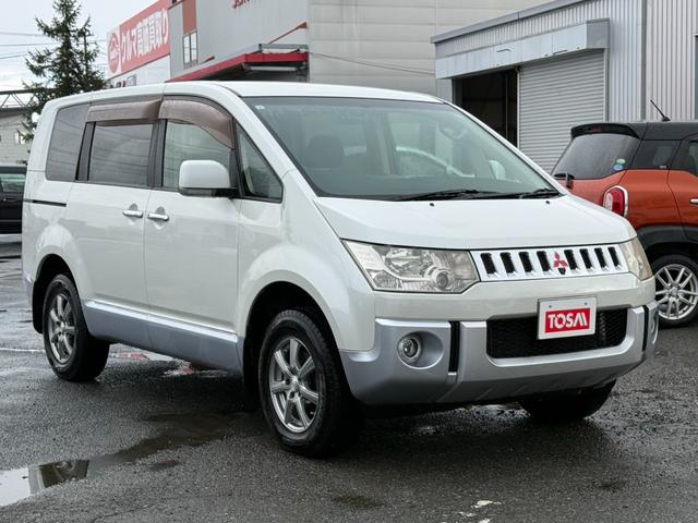 デリカD:5 G ナビパッケージ 4WD 電動スライドドア 純正HDDナビ フロントカメラ サイドカメラ バックカメラ クルーズコントロール シートヒーター パワーシート HIDヘッドライト 18インチアルミ 純正革巻きステアリング(19枚目)