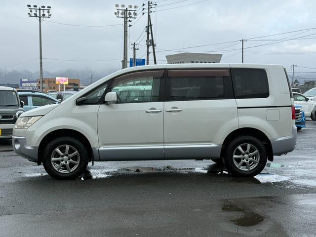 デリカD:5 G ナビパッケージ 4WD 電動スライドドア 純正HDDナビ フロントカメラ サイドカメラ バックカメラ クルーズコントロール シートヒーター パワーシート HIDヘッドライト 18インチアルミ 純正革巻きステアリング(23枚目)