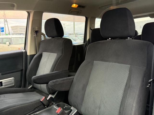 デリカD:5 G ナビパッケージ 4WD 電動スライドドア 純正HDDナビ フロントカメラ サイドカメラ バックカメラ クルーズコントロール シートヒーター パワーシート HIDヘッドライト 18インチアルミ 純正革巻きステアリング(47枚目)