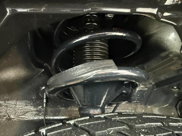 デリカD:5 G ナビパッケージ 4WD 電動スライドドア 純正HDDナビ フロントカメラ サイドカメラ バックカメラ クルーズコントロール シートヒーター パワーシート HIDヘッドライト 18インチアルミ 純正革巻きステアリング(56枚目)