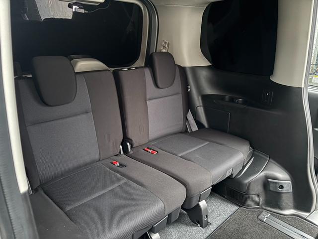 セレナ XV 4WD ハイブリッド 両側電動スライドドア 純正ディスプレイオーディオ 全周囲カメラ プロパイロット インテリジェントルームミラー LEDヘッド シートヒーター ステアリングスイッチ オートライト(12枚目)