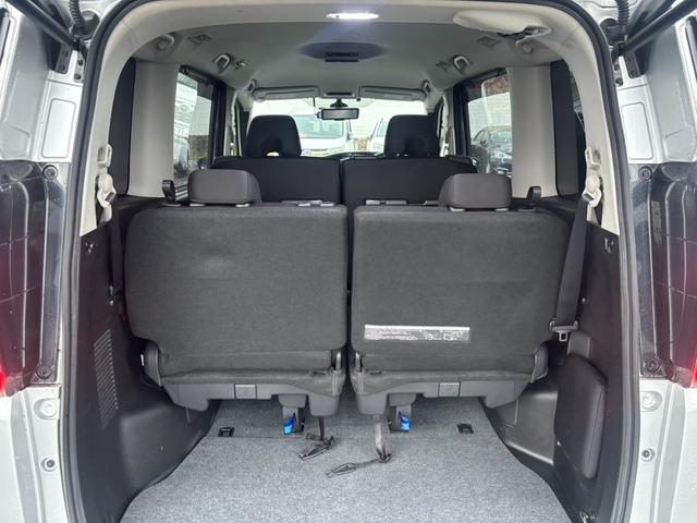 セレナ XV 4WD ハイブリッド 両側電動スライドドア 純正ディスプレイオーディオ 全周囲カメラ プロパイロット インテリジェントルームミラー LEDヘッド シートヒーター ステアリングスイッチ オートライト(13枚目)